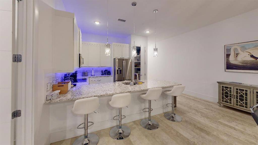 Breakfast Bar looking towards kitchen.