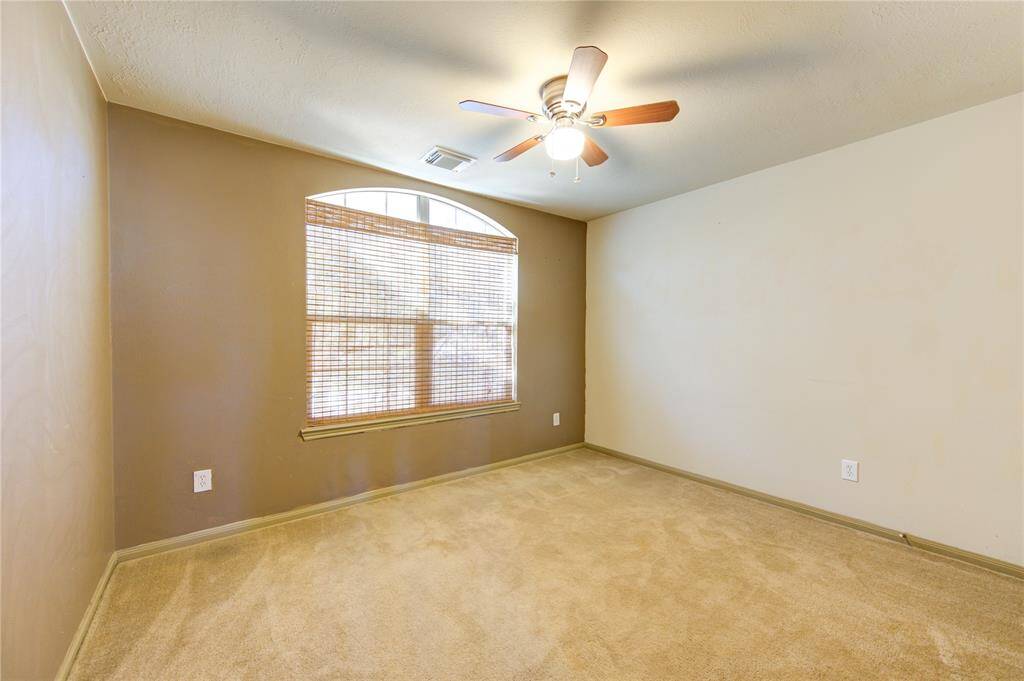 2nd story bedroom 3 of 4