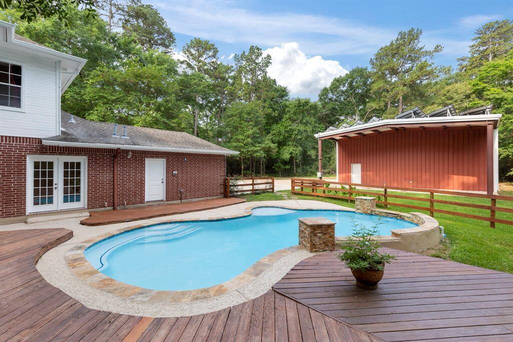 Welcome to your slice of heaven in Indigo Lake Estates