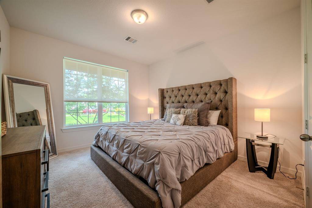 Second bedroom downstairs with private en-suite