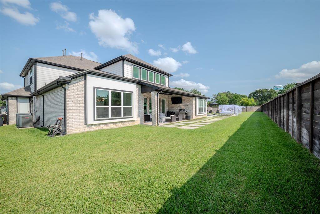Oversized lot with plenty of room