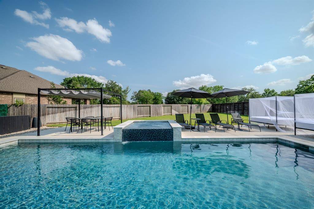 Heated pool and spa and beautiful sky views
