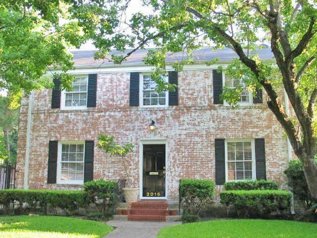 This lovely two-story washed-brick charmer is within close proximity to Rice University, The Texas Medical Center, Rice Village, Hermann Park, The Houston Zoo, The Museum District and Downtown.