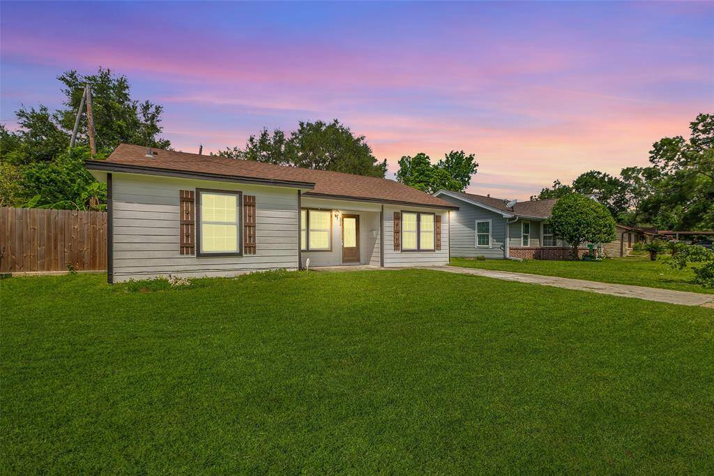 Welcome to 2032 Vince Street!