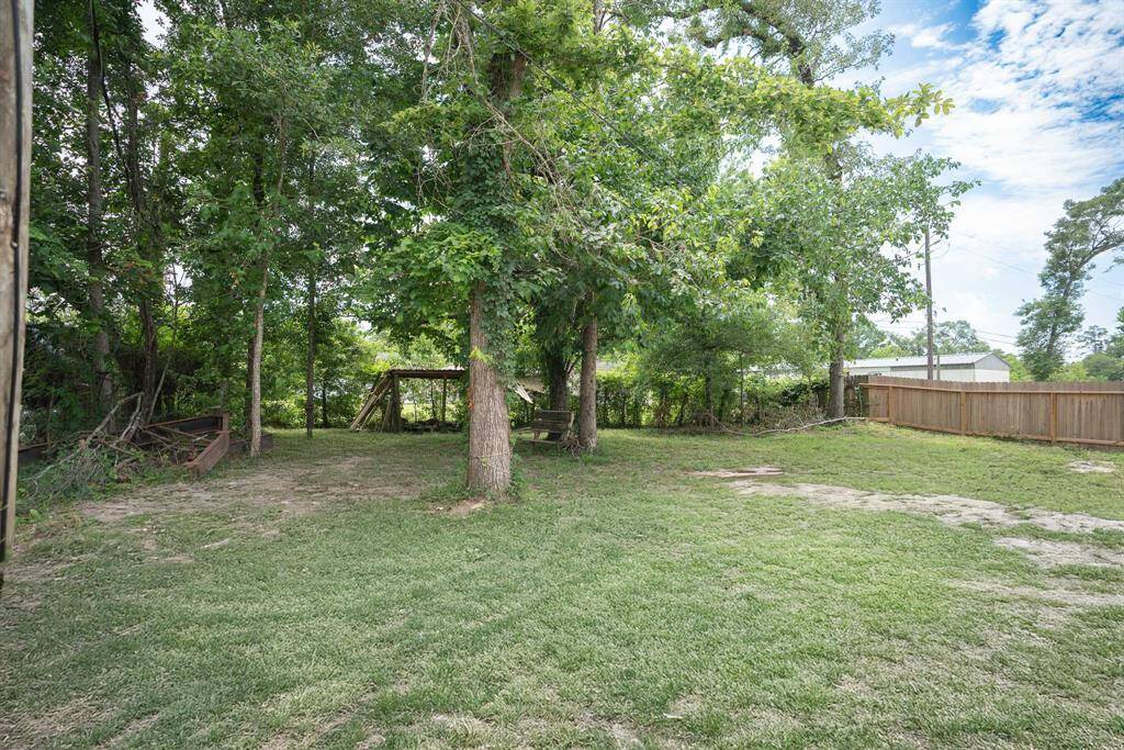 Spacious backyard