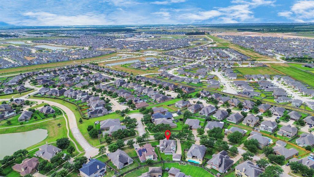The thoughtfully designed layout of the subdivision and green spaces enhances the appeal of this sought-after location, don't miss the opportunity to call this your home sweet home!!