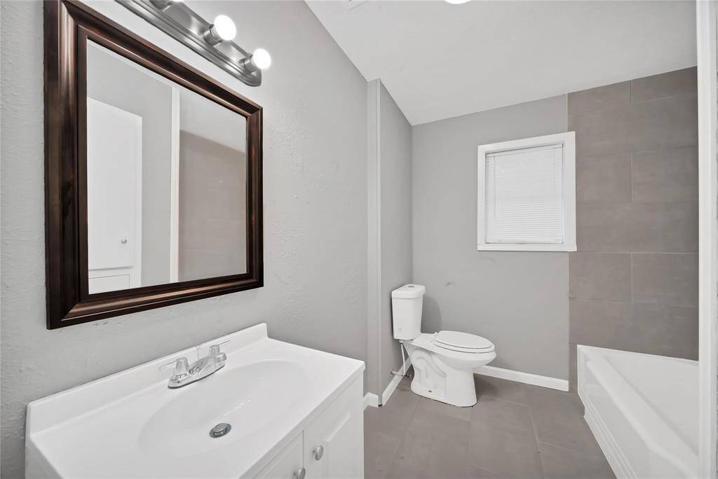Full bathroom
