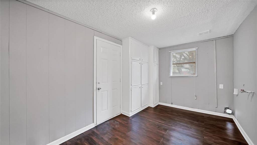 Spacious utility room