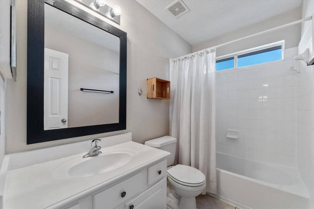 Bathroom 2 - upstairs