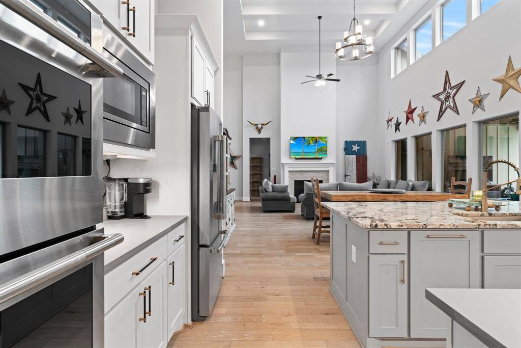 Built for culinary creativity. Stainless steel appliances, ample storage, and gas cooking—this kitchen is ready for your next masterpiece.