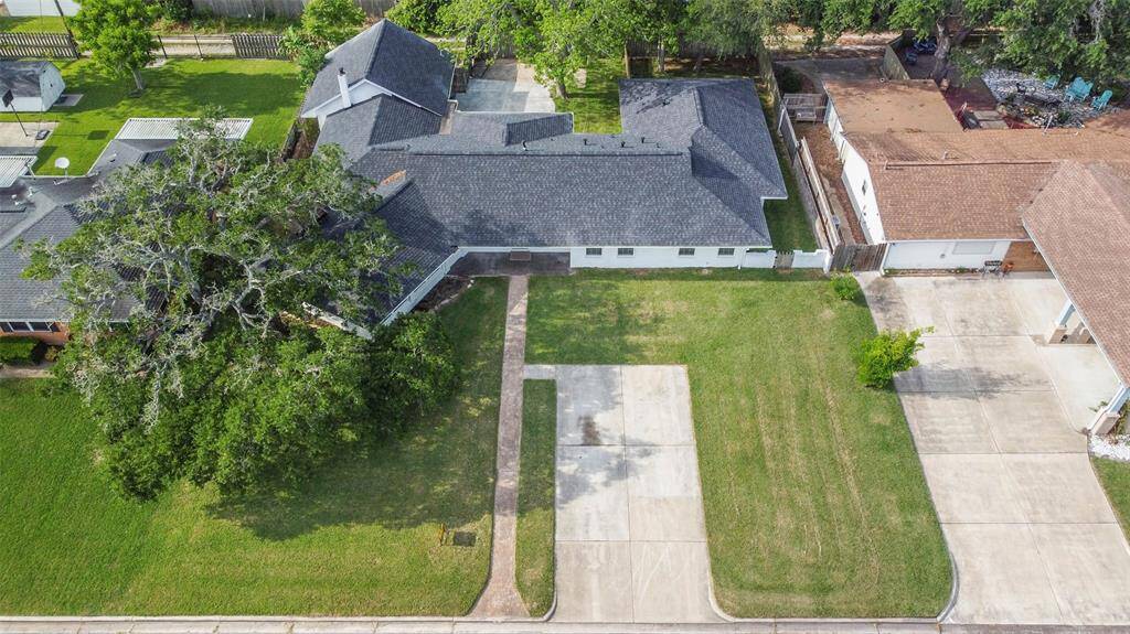 New roof on this expansive home
