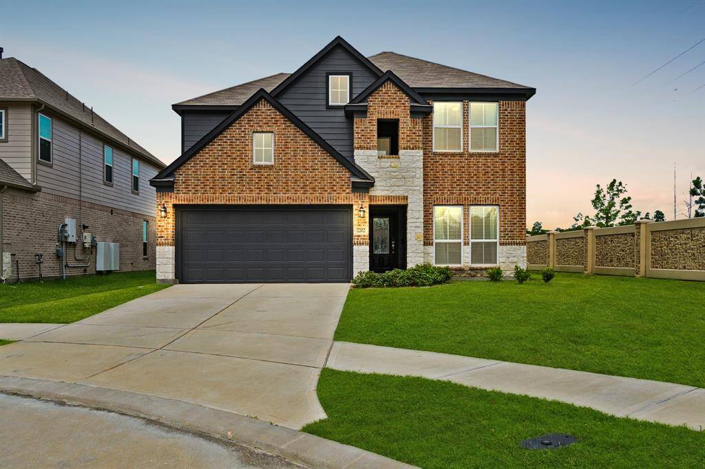 Welcome to 2202 Bright Sunrise Trail! This home offers 2,973 sqft of living space, boasts 5 bedrooms with one of them flexible enough to become a home office/study, 2.5 bathrooms, a formal dining room, an open plan concept downstairs, a large game room upstairs, and a 2-car garage.
