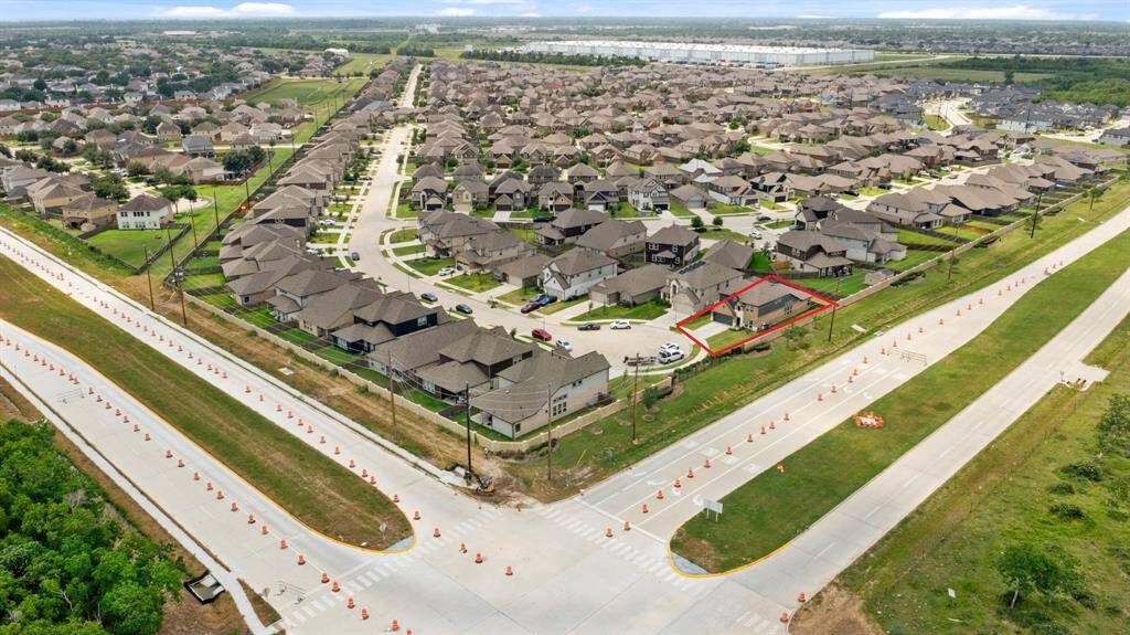 Located in the vibrant community of Winfield Lakes!