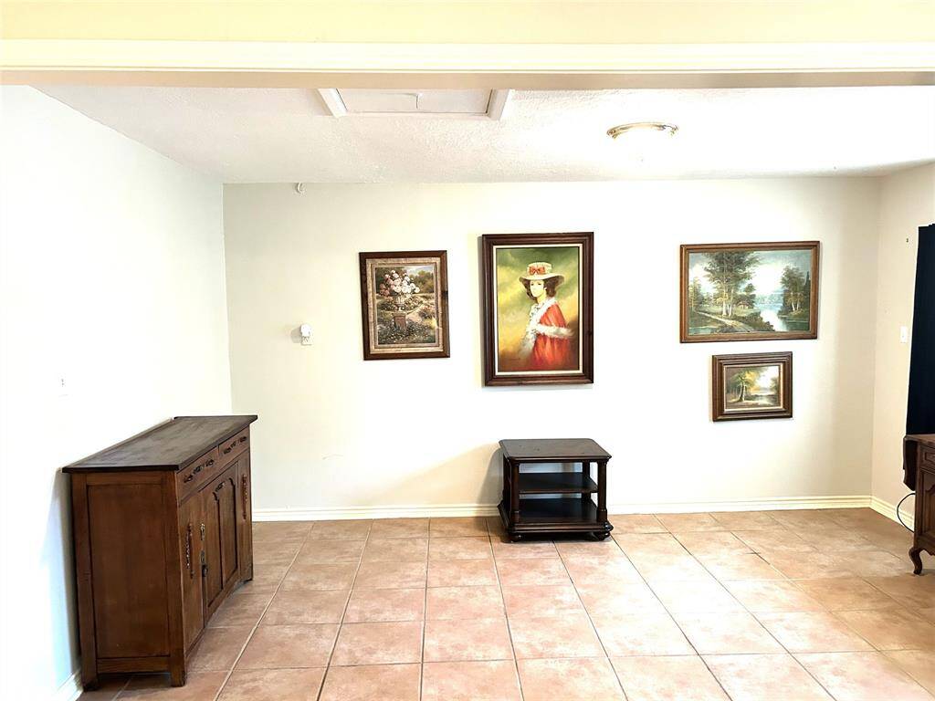 Flex Room