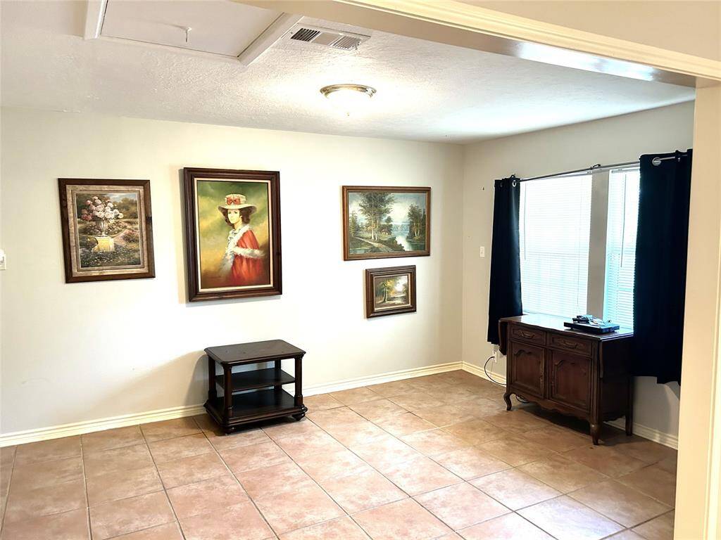 Flex Room