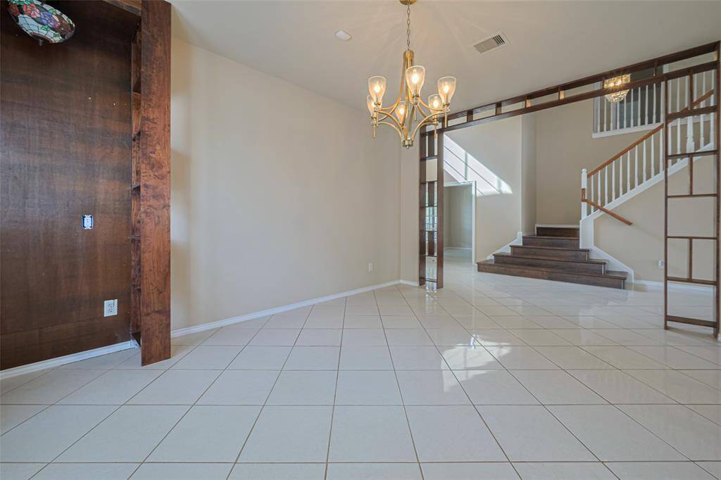 Formal Dining