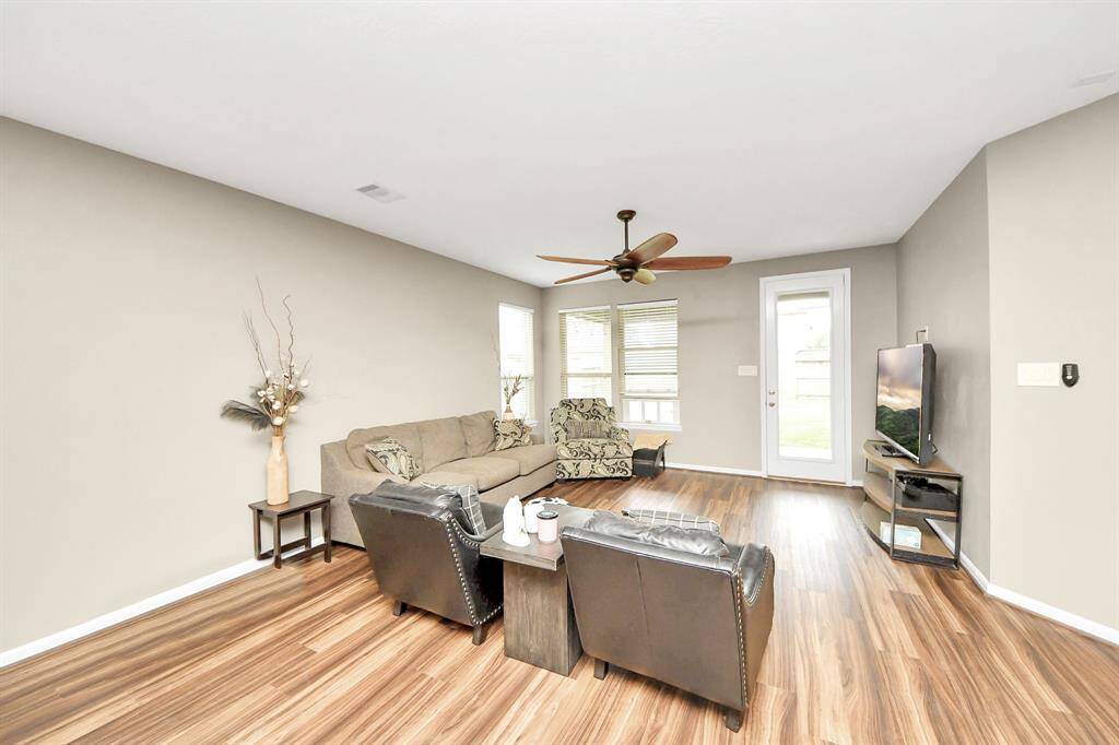 Gather the family and gueststogether in your living room.