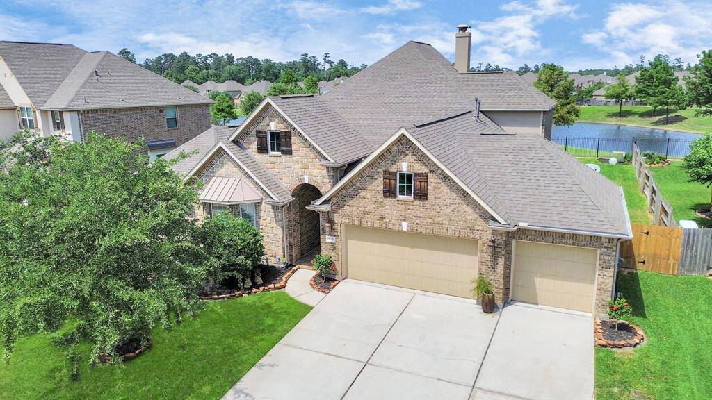 Large driveway!