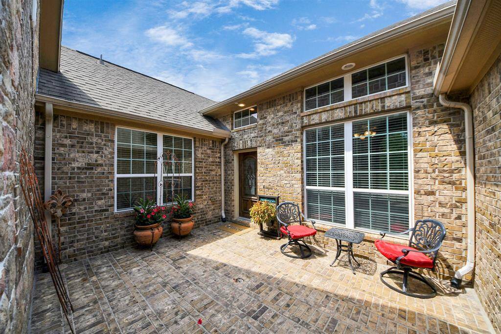 Front courtyard.