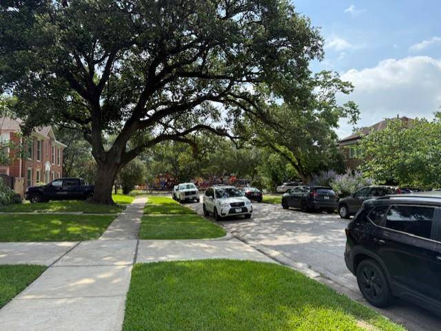 street view, walk distance to playground