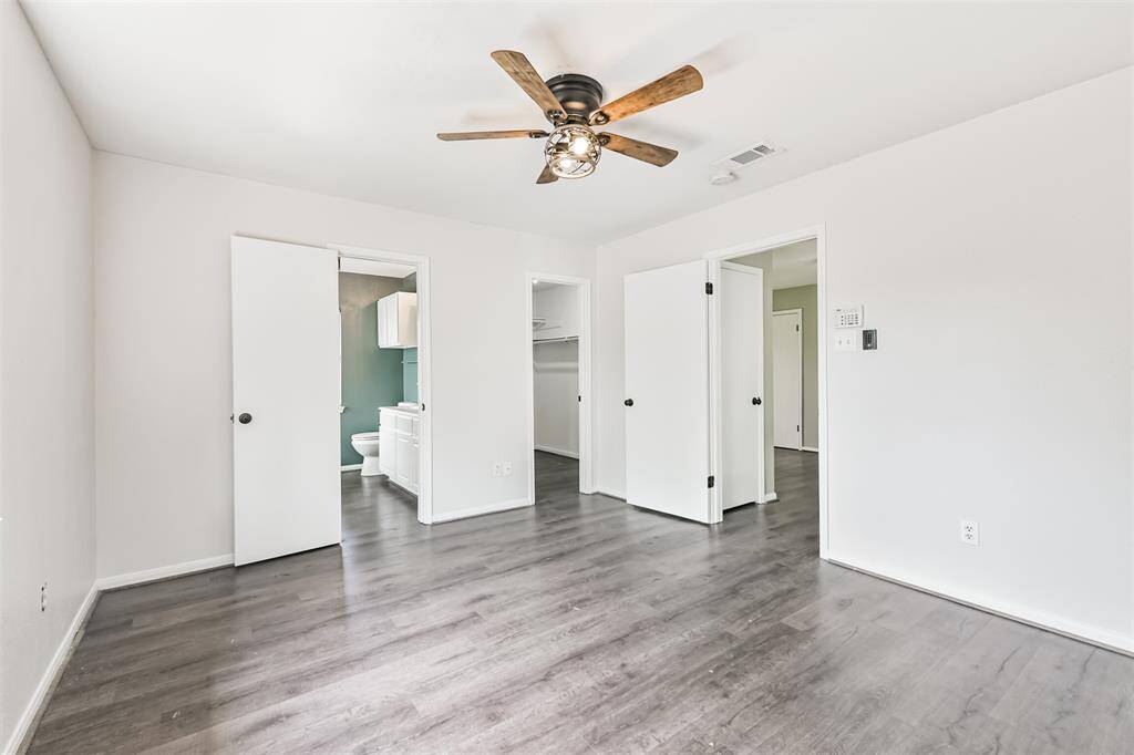 Primary Bedroom - large walk-in closet in bedroom