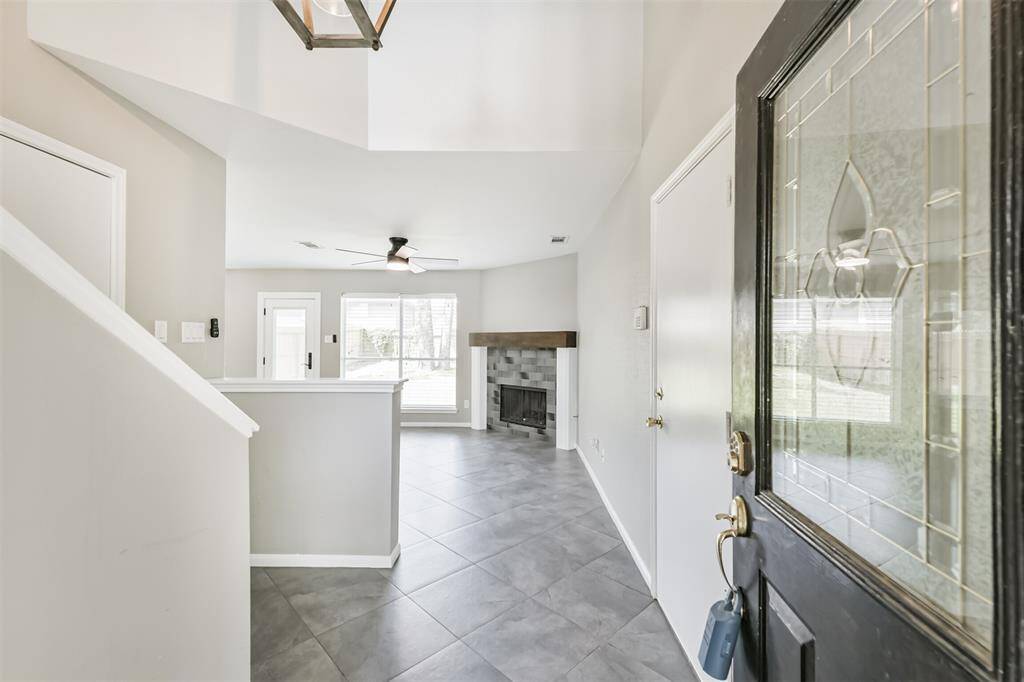 Welcome Home to this move in ready home in the liveable forest - KINGWOOD, TX