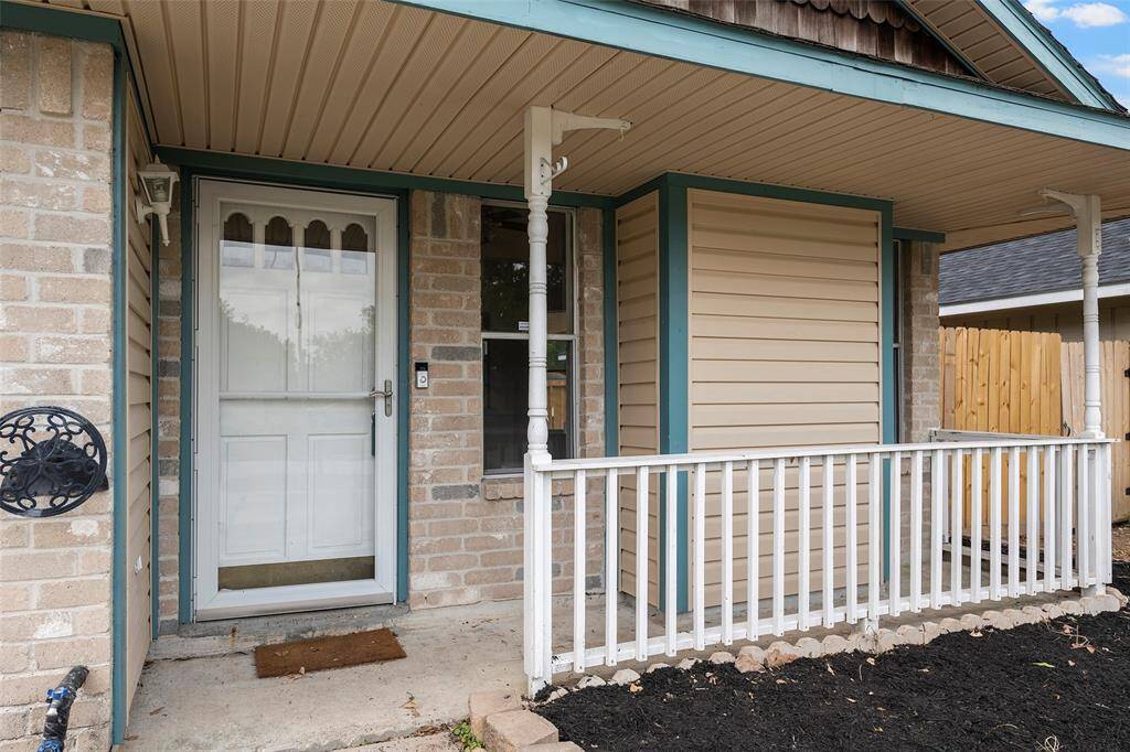 Entrance porch.