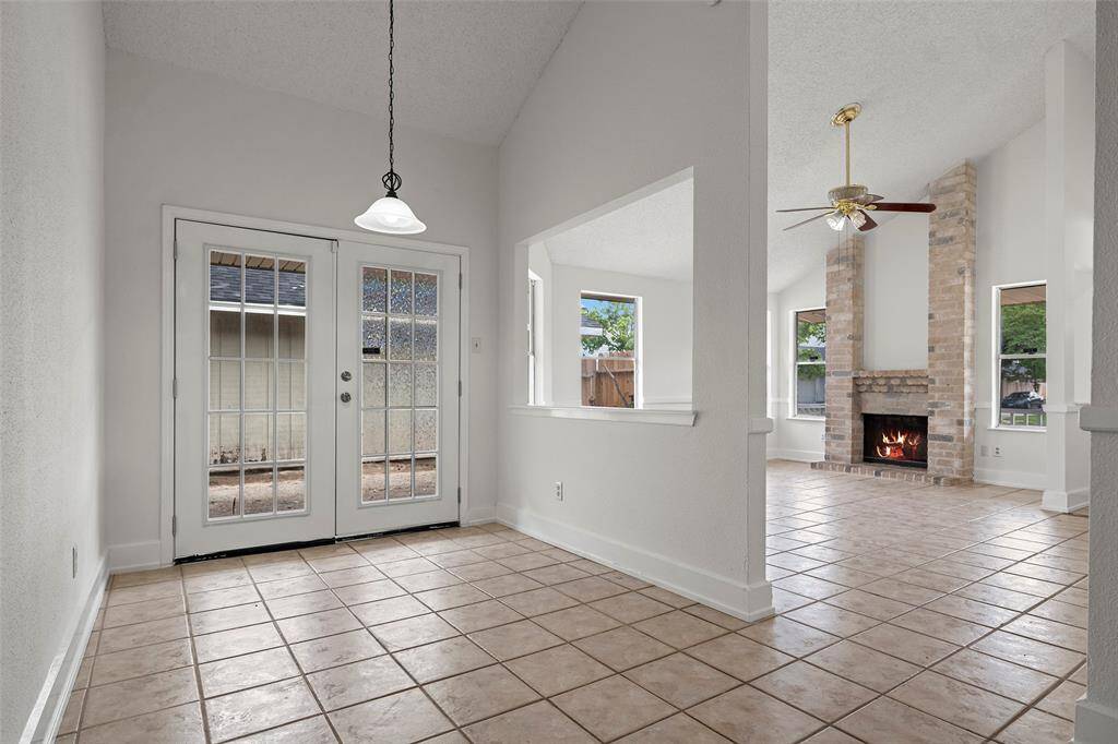 Dining room.