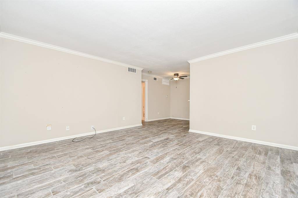 Ample space to arrange your furniture!