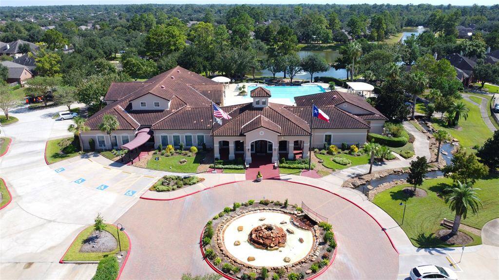 as you enter Bellavita at Green Tee, you are welcome by the neighborhood amenities, including a well-appointed clubhouse for neighborhood events as well as a fitness center and more.