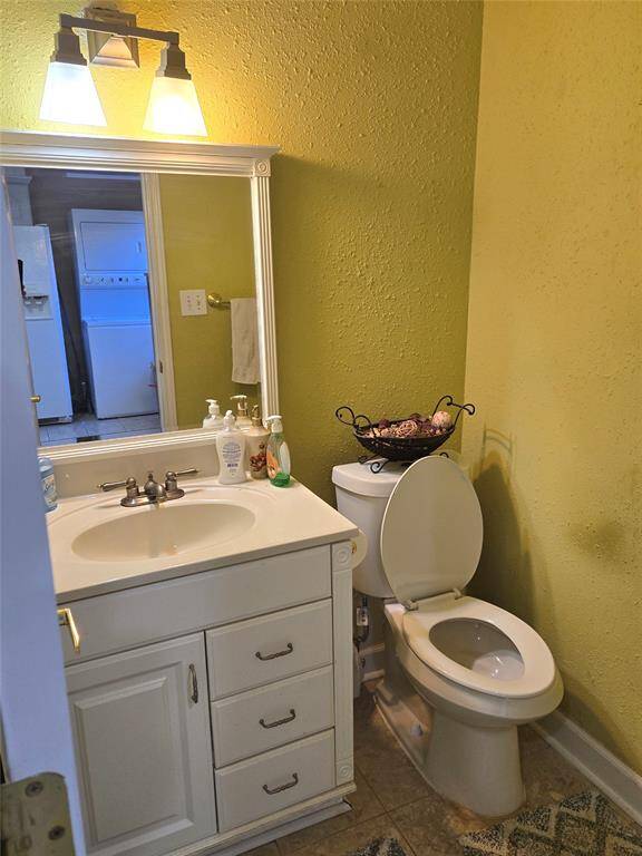 Downstairs half bath