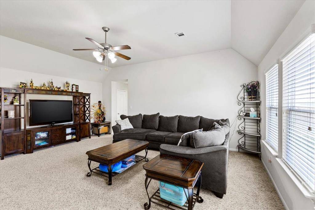 The magnificent upstairs game room!