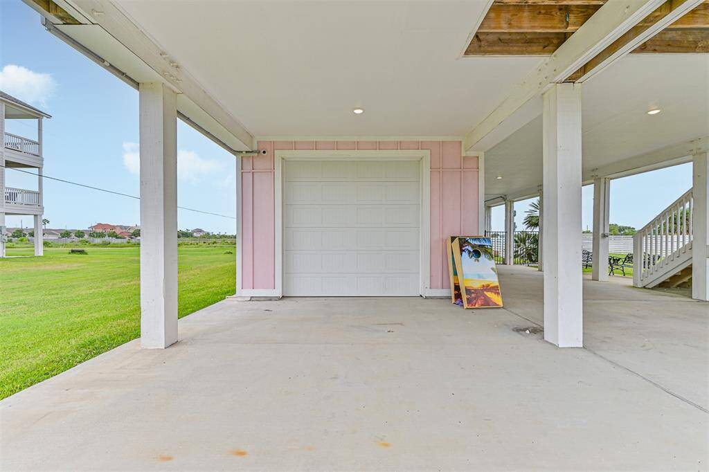 One car garage