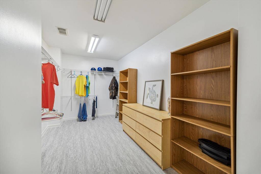 Walk in Closet