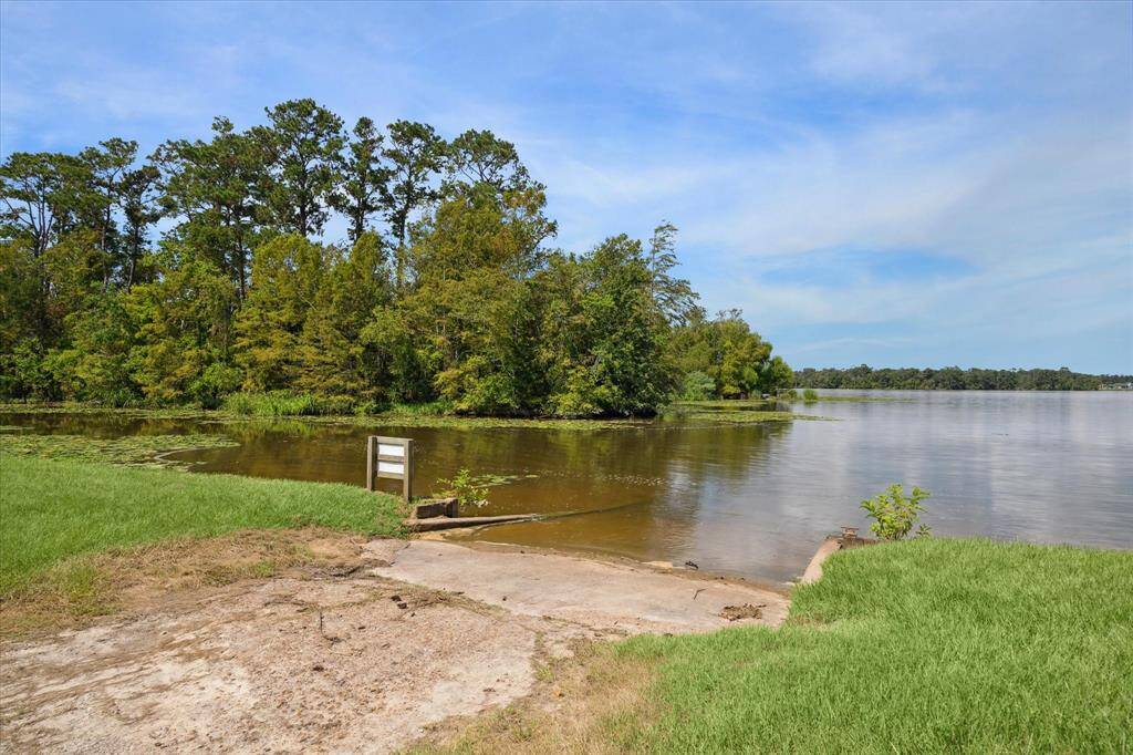 Private boat ramp for residents. Lake Houston ramp.