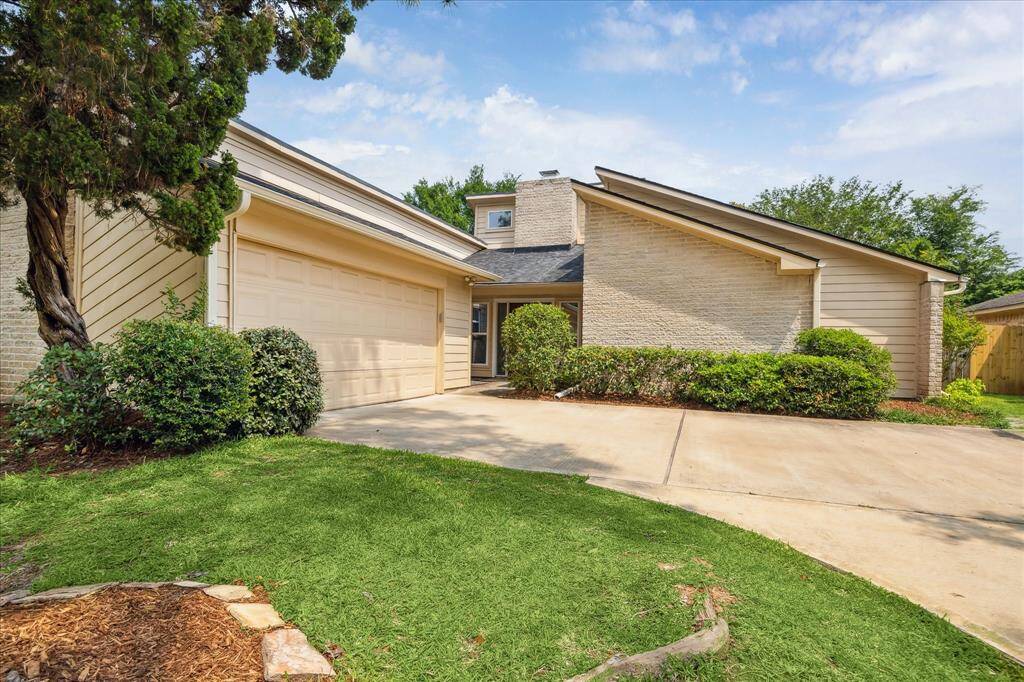From the warm, welcoming curb appeal to the tree-shaded backyard and spacious covered patio, this home offers comfortable, inviting spaces to enjoy both inside and out.