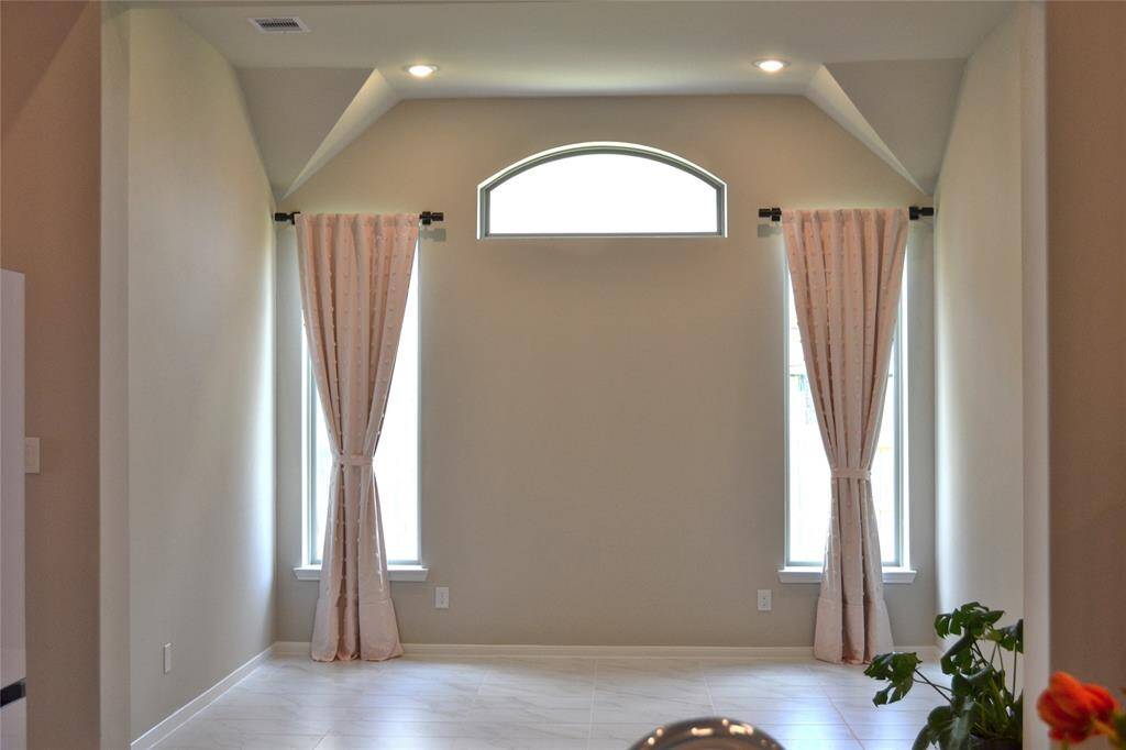 Spacious Dining room.
