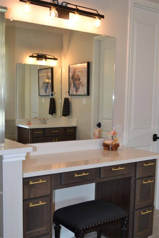 All this room to do your makeup and hair.