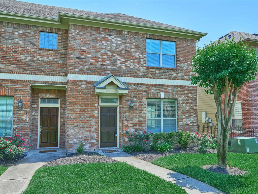2726 Misty Heath Ln, Front Door faces Green Spacewalkway