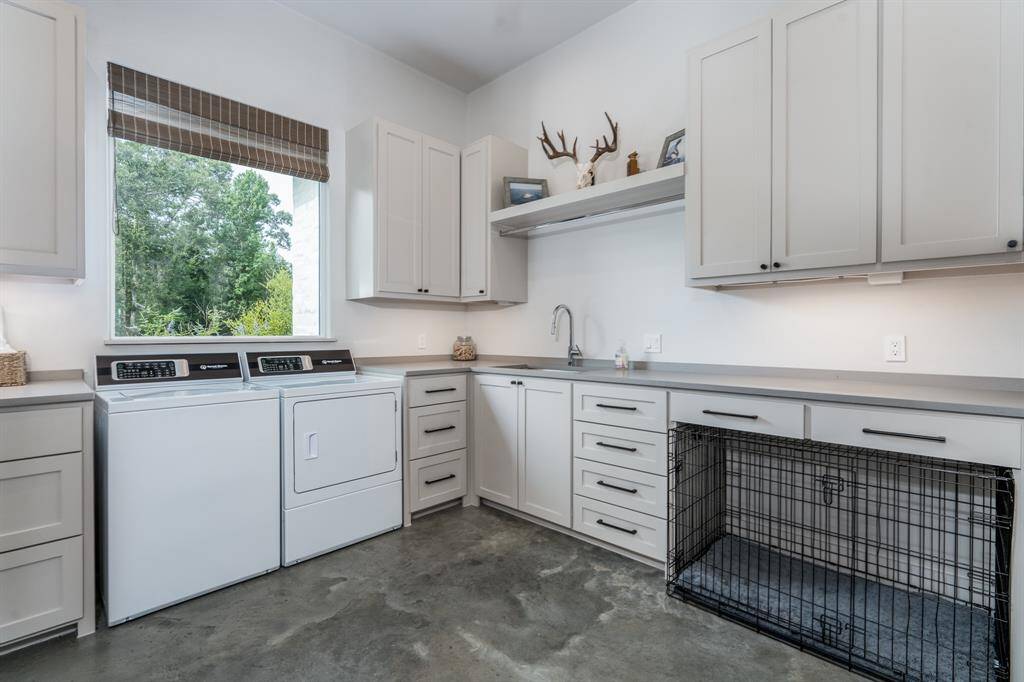 Upper and lower cabinets with drawers for optimal storage and design