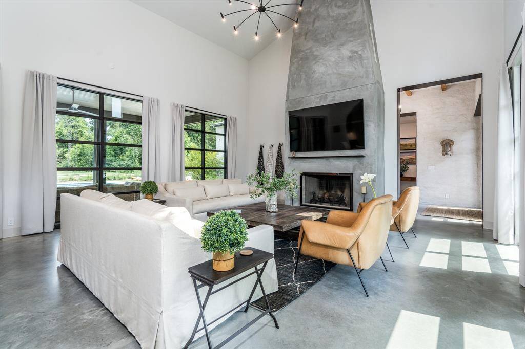 Wood Burning fireplace that is plumbed for gas if you'd like to change it out