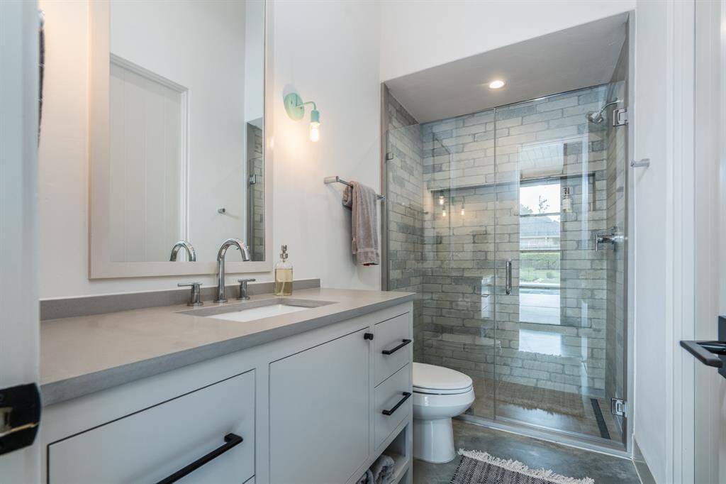 Full bathroom for each bedroom and large walk-in closets