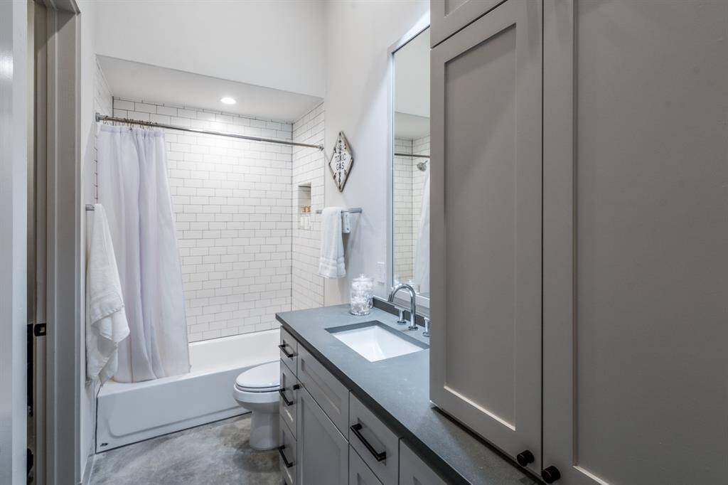 Full size bathroom for each bedroom with large walk-in closet