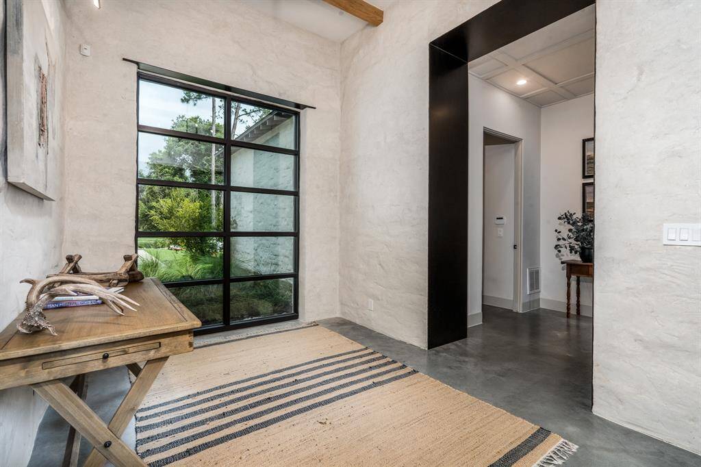 An elegant Foyer area to impress any guest entering your home