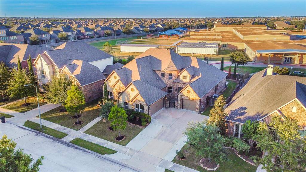 Beautiful Custom Luxury Home! Back to Wilson Elementary!