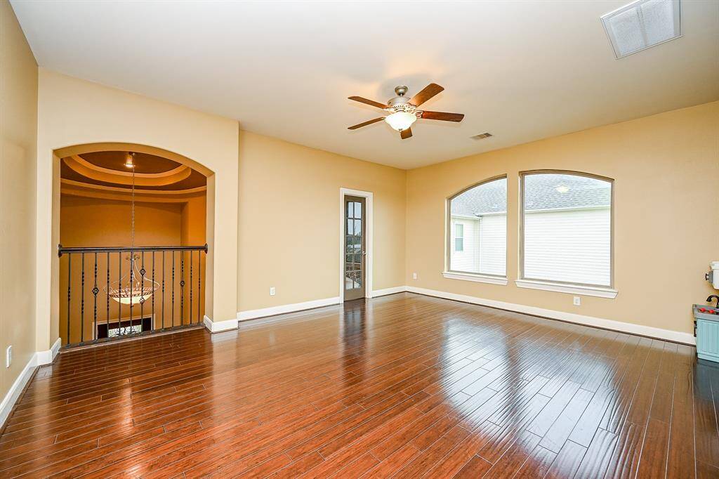 Huge Upstairs Game Room