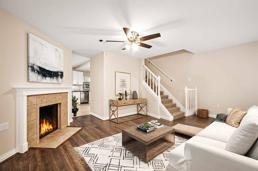 ***Virtually staged to show the room's potential when furniture is added***