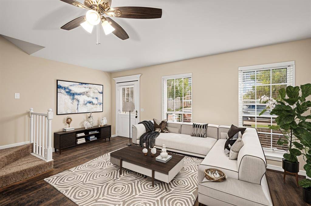 ***Virtually staged to show the room's potential when furniture is added***