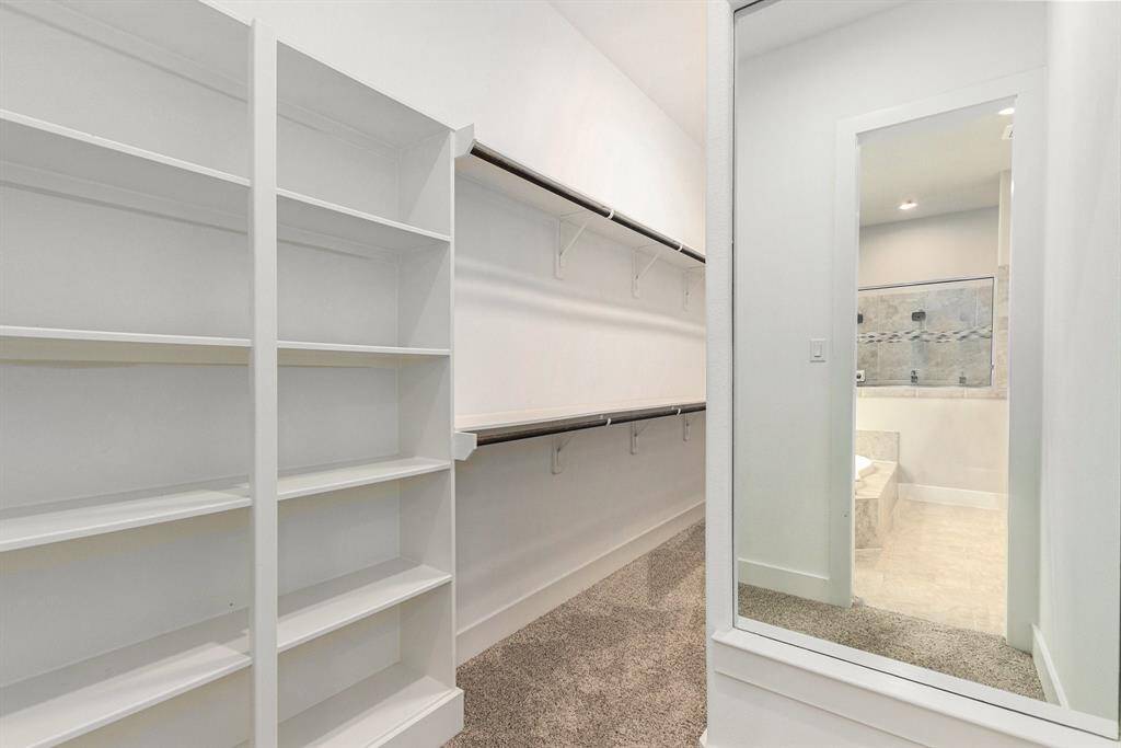 Closet 1 in primary suite