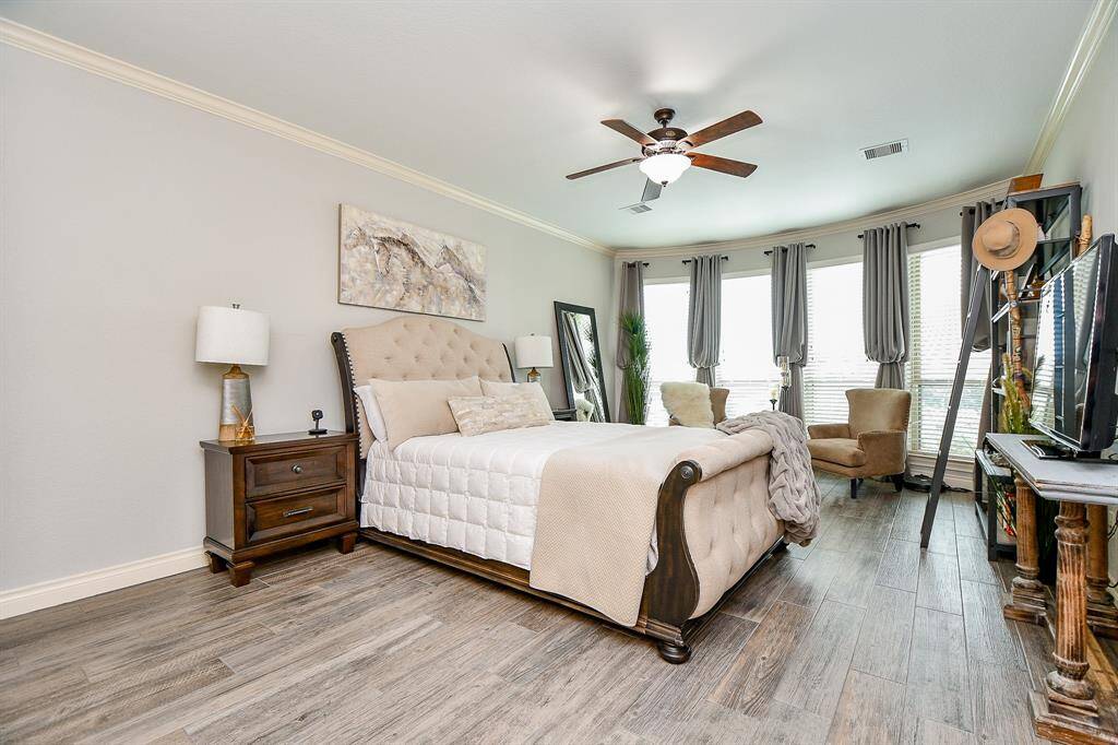 Clean lines. Enormous. Brilliant lighting. Space galore. Add YOU to this blissful primary suite retreat.